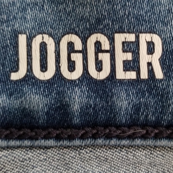 Denizen from Levi's Stretch Crop Jogger Jeans Size XL - Picture 14 of 16